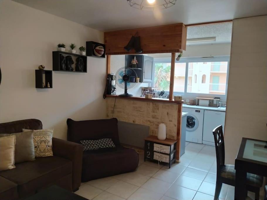 Joli Appartement Avec Grande Et Belle Terrasse, Au Pied De La Plage Du Grazel! جرْويسا المظهر الخارجي الصورة