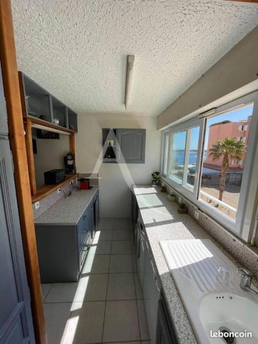 Joli Appartement Avec Grande Et Belle Terrasse, Au Pied De La Plage Du Grazel! جرْويسا المظهر الخارجي الصورة
